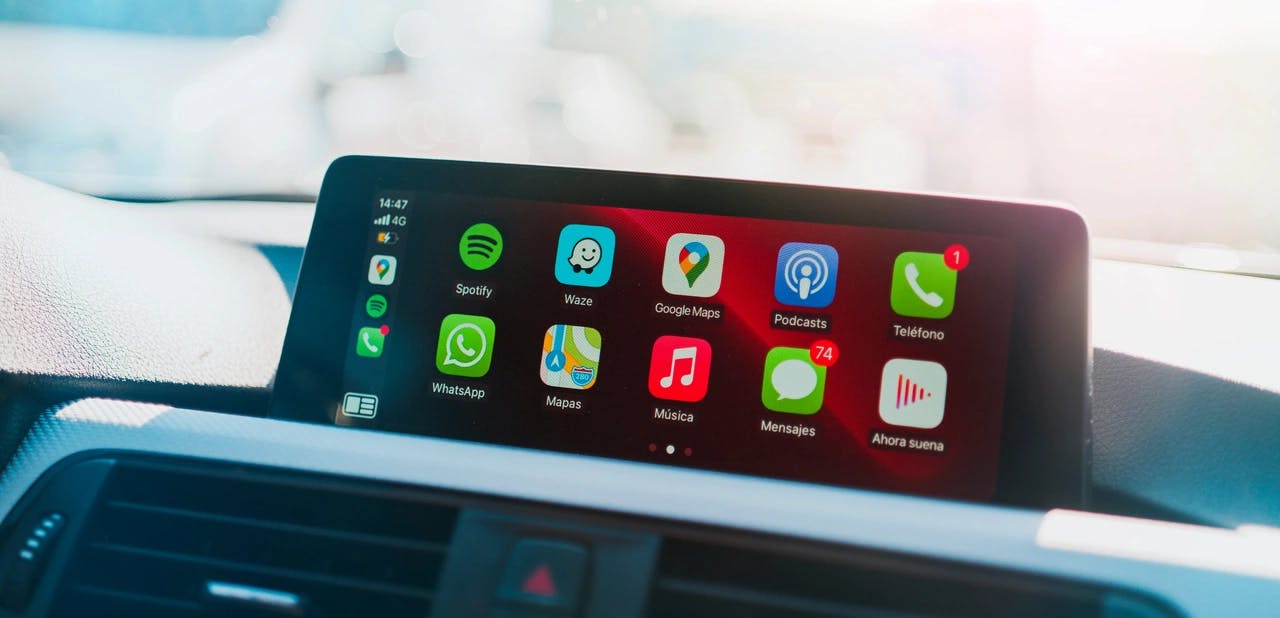 Development of apps that can be run on CarPlay & Android Auto